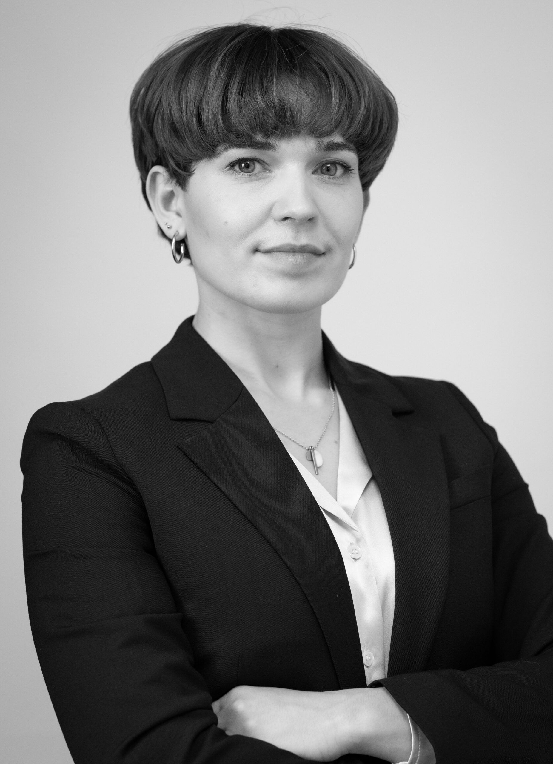 Bryndís Torfadottir, Associate